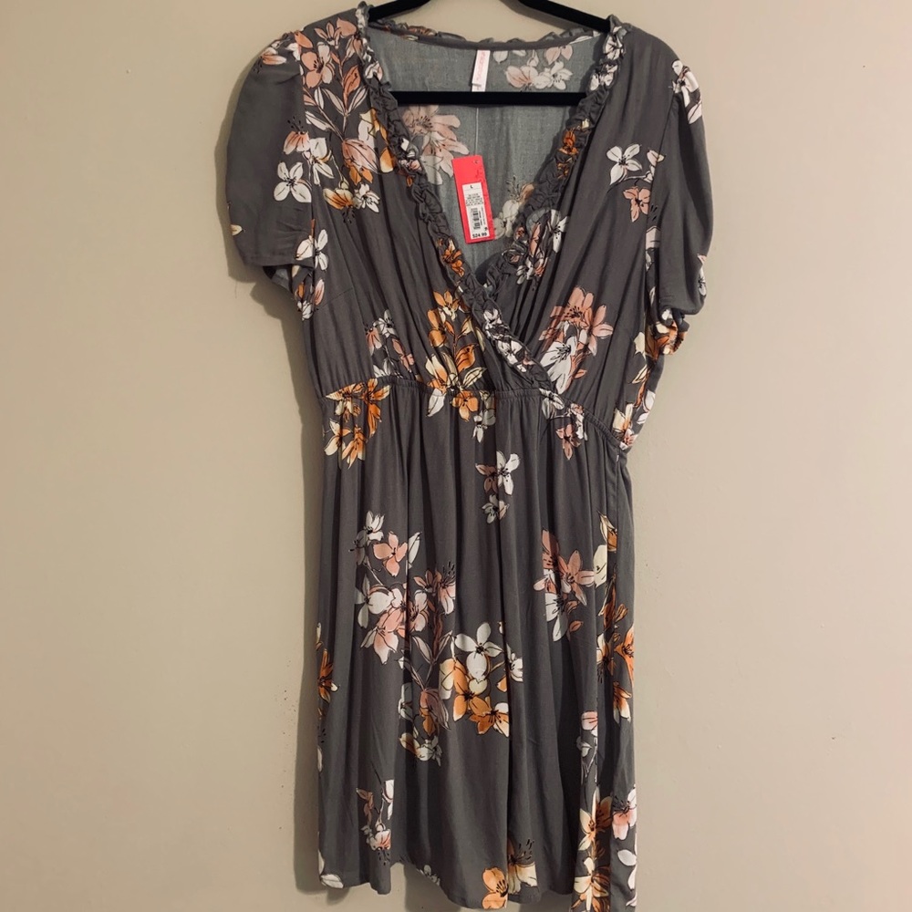 V-neck floral dress